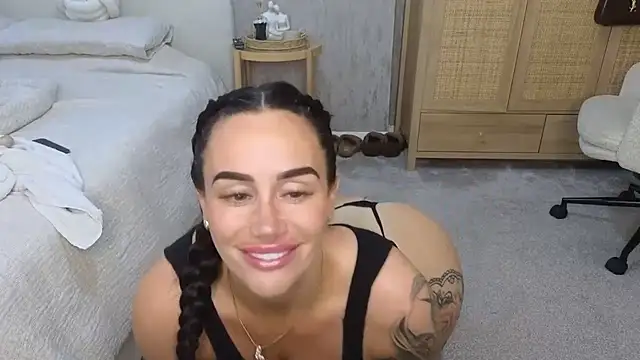 Snapshot of LibbyLoveHeartx chatting on 10/06/25, 07:28 LibbyLoveHeartx online show from 10/06/25, 07:28