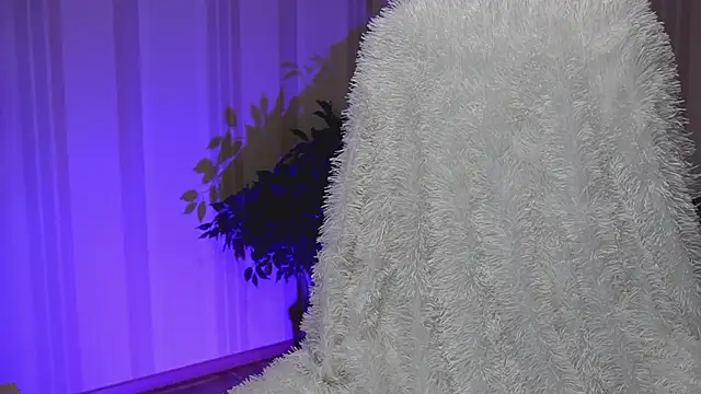 Danielle Thomas online show from 03/22/25, 06:22