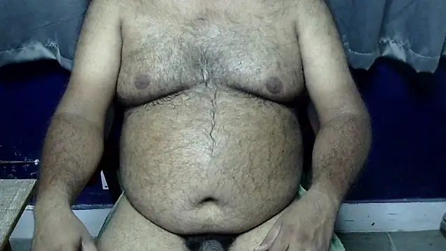 Snapshot of hairysubcub_70 chatting on 04/27/26, 08:23 hairysubcub 70 online show from 04/27/26, 08:23