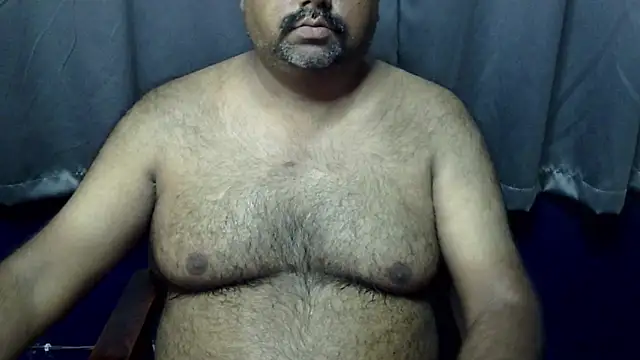 Snapshot of hairysubcub_70 chatting on 04/28/26, 06:07 hairysubcub 70 online show from 04/28/26, 06:07