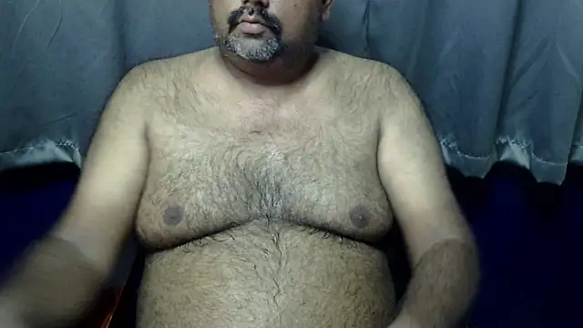 Snapshot of hairysubcub_70 chatting on 04/30/26, 07:25 hairysubcub 70 online show from 04/30/26, 07:25