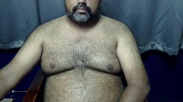Snapshot of hairysubcub_70 chatting on 05/20/26, 06:19 hairysubcub 70 online show from 05/20/26, 06:19