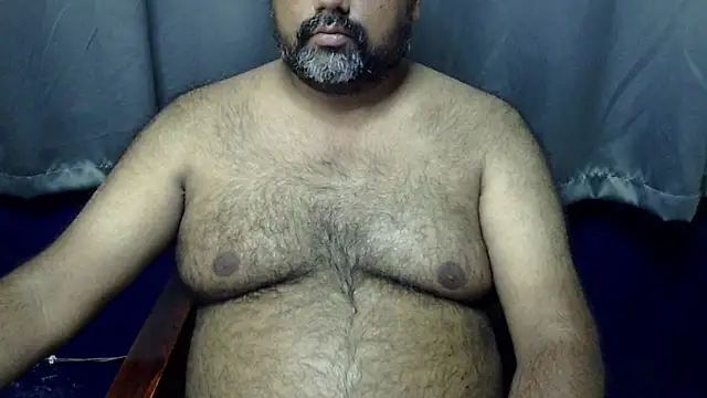Snapshot of hairysubcub_70 chatting on 05/21/26, 07:37 hairysubcub 70 online show from 05/21/26, 07:37