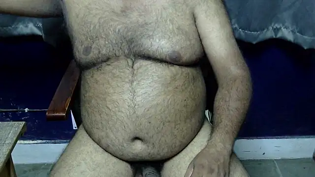 Snapshot of hairysubcub_70 chatting on 05/31/26, 06:04 hairysubcub 70 online show from 05/31/26, 06:04