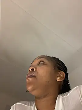 Snapshot of sexyTHANDO chatting on 02/17/26, 07:09 sexyTHANDO online show from 02/17/26, 07:09