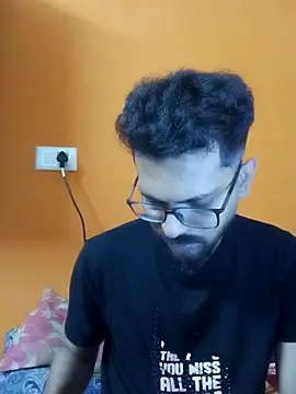 arhan3043 online show from 09/19/25, 01:34