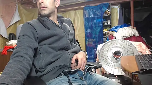 Snapshot of Gsmile1 chatting on 12/09/24, 10:20 Gsmile1 online show from 12/09/24, 10:20