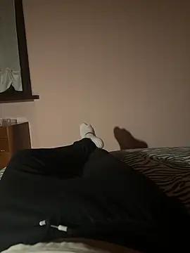 Snapshot of xhamster2021 chatting on 10/21/25, 05:02 xhamster2021 online show from 10/21/25, 05:02