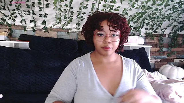 Snapshot of -khayaparker chatting on 12/19/24, 05:29 -khayaparker online show from 12/19/24, 05:29