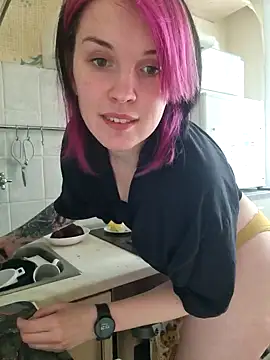 LazyTanukii online show from 12/10/24, 08:30