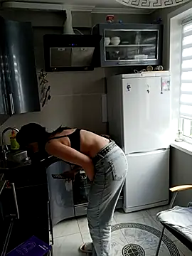 LazyTanukii online show from 09/25/25, 06:50