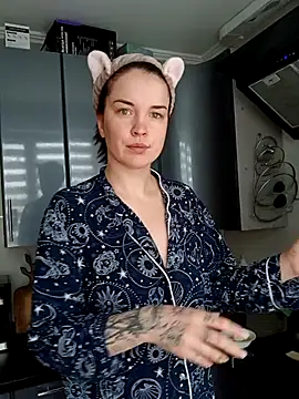 LazyTanukii online show from 10/05/25, 06:56