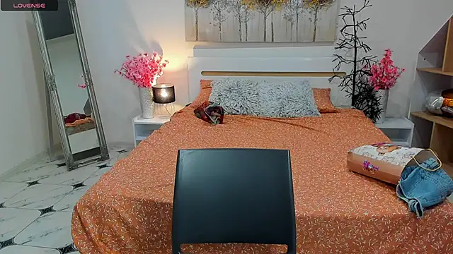 Snapshot of CharmedDoll chatting on 10/16/25, 12:28 CharmedDoll online show from 10/16/25, 12:28