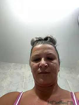 Snapshot of dannydoll33 chatting on 01/17/25, 11:06 dannydoll33 online show from 01/17/25, 11:06