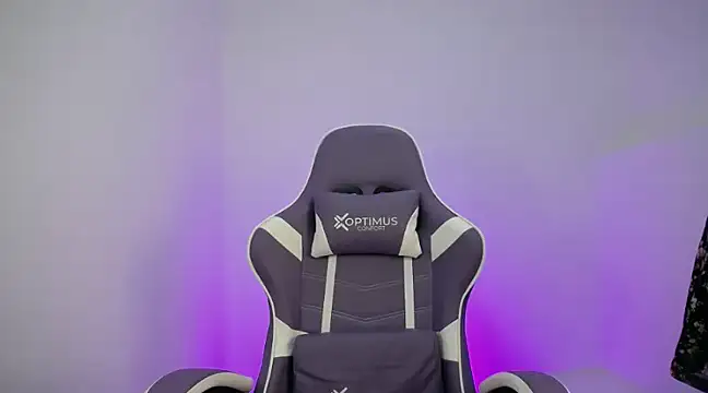 Snapshot of cutie_and_slutty chatting on 01/15/25, 10:02 cutie and slutty online show from 01/15/25, 10:02