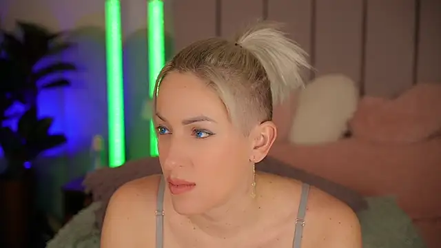 VickySecret96 online show from 01/08/26, 05:48