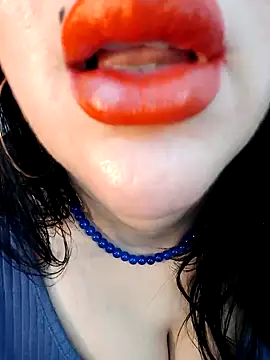 Snapshot of Queen_sousou chatting on 02/06/25, 01:16 Queen sousou online show from 02/06/25, 01:16