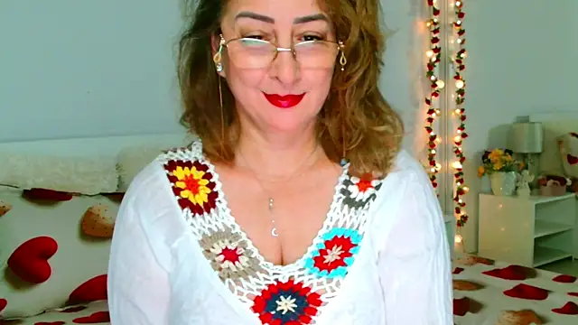 Snapshot of Tyana40 chatting on 06/15/26, 01:08 Tyana40 online show from 06/15/26, 01:08