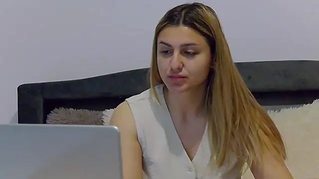 NicolePlay online show from 03/24/26, 05:34