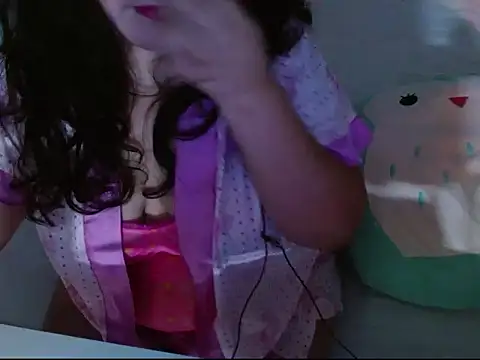 Snapshot of KittyK3 chatting on 03/08/25, 04:23 KittyK3 online show from 03/08/25, 04:23