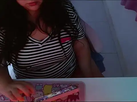 Snapshot of KittyK3 chatting on 10/08/25, 03:48 KittyK3 online show from 10/08/25, 03:48