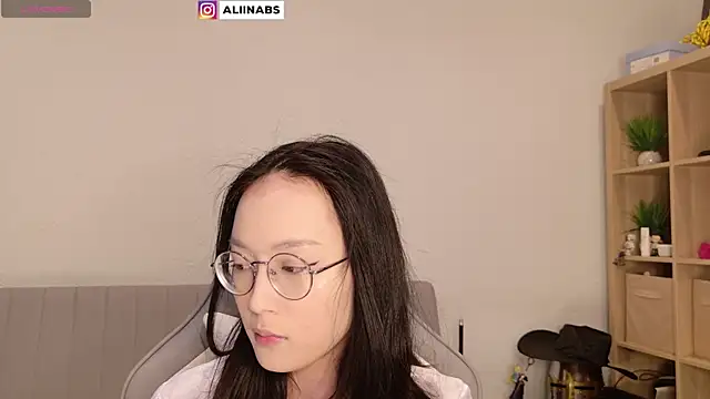 aliiiiiina online show from 01/16/25, 06:37