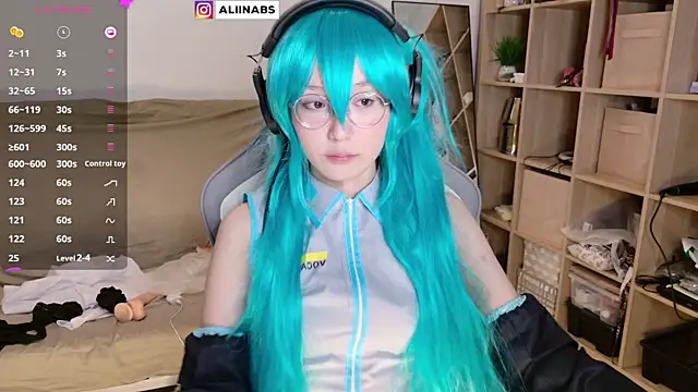 aliiiiiina online show from 03/06/25, 04:49