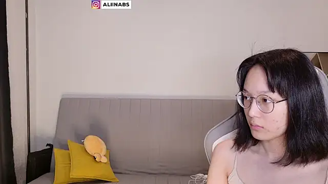 aliiiiiina online show from 03/23/25, 02:04