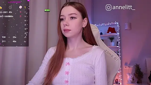 Snapshot of Annelitt chatting on 01/05/25, 06:56 Annelitt online show from 01/05/25, 06:56