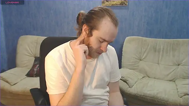 Snapshot of Touch_me_more_please chatting on 11/25/25, 01:55 Touch me more please online show from 11/25/25, 01:55