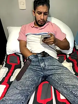 Snapshot of Darkdickhard chatting on 10/15/25, 04:01 Darkdickhard online show from 10/15/25, 04:01