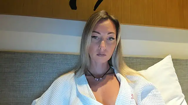 StarryHanna online show from 02/15/25, 12:48