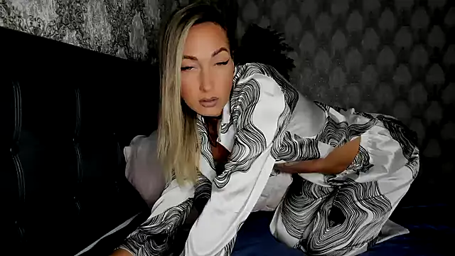 StarryHanna online show from 02/18/25, 08:14