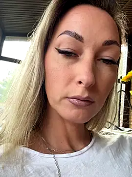 StarryHanna online show from 10/04/25, 11:41