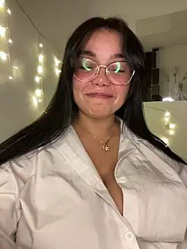 -Camila online show from 05/16/26, 04:42