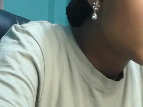 Snapshot of NancyRuvi chatting on 12/25/24, 04:32 NancyRuvi online show from 12/25/24, 04:32