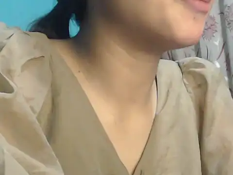 Snapshot of NancyRuvi chatting on 03/04/25, 02:32 NancyRuvi online show from 03/04/25, 02:32