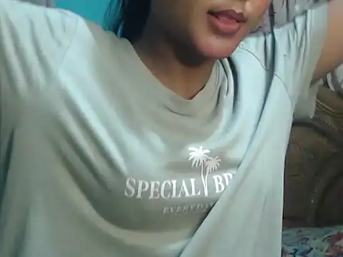 Snapshot of NancyRuvi chatting on 09/17/25, 04:08 NancyRuvi online show from 09/17/25, 04:08