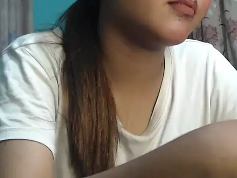 Snapshot of NancyRuvi chatting on 10/20/25, 04:18 NancyRuvi online show from 10/20/25, 04:18
