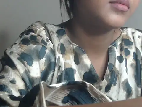NancyRuvi online show from 04/25/26, 04:37