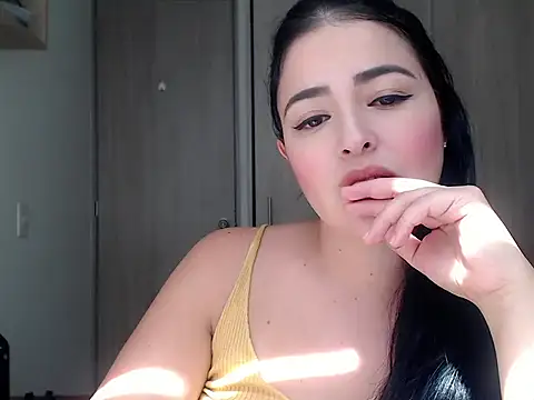 Aleska  Bell online show from 09/23/25, 02:53