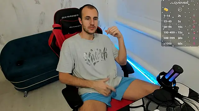 Snapshot of Raamoss chatting on 12/12/24, 07:08 Raamoss online show from 12/12/24, 07:08