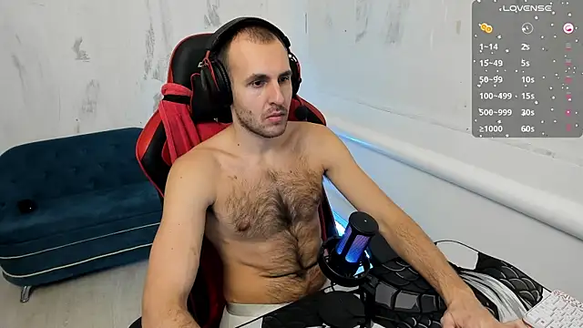 Snapshot of Raamoss chatting on 12/20/24, 08:49 Raamoss online show from 12/20/24, 08:49