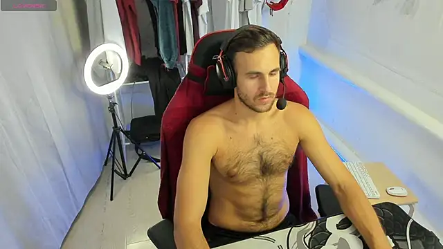 Snapshot of Raamoss chatting on 09/11/25, 06:08 Raamoss online show from 09/11/25, 06:08