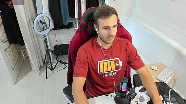 Snapshot of Raamoss chatting on 09/13/25, 03:12 Raamoss online show from 09/13/25, 03:12