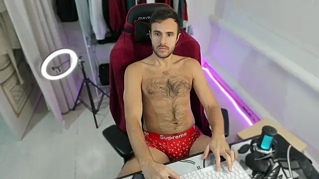 Snapshot of Raamoss chatting on 09/17/25, 06:53 Raamoss online show from 09/17/25, 06:53