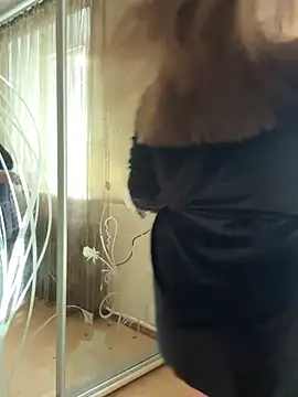 Snapshot of Sara_Slow chatting on 01/01/25, 10:54 Sara Slow online show from 01/01/25, 10:54