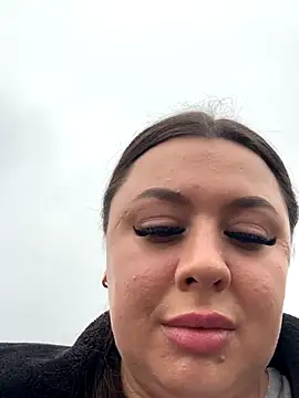 Snapshot of Sara_Slow chatting on 12/21/25, 12:45 Sara Slow online show from 12/21/25, 12:45