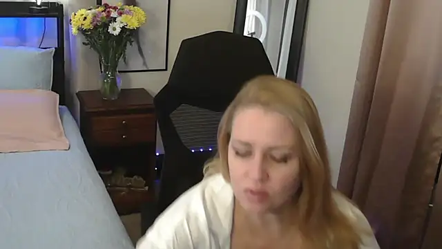 HollieBim online show from 01/09/25, 03:55