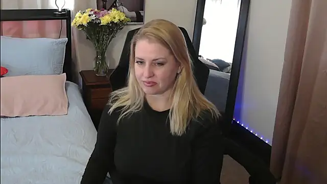 HollieBim online show from 01/16/25, 03:46